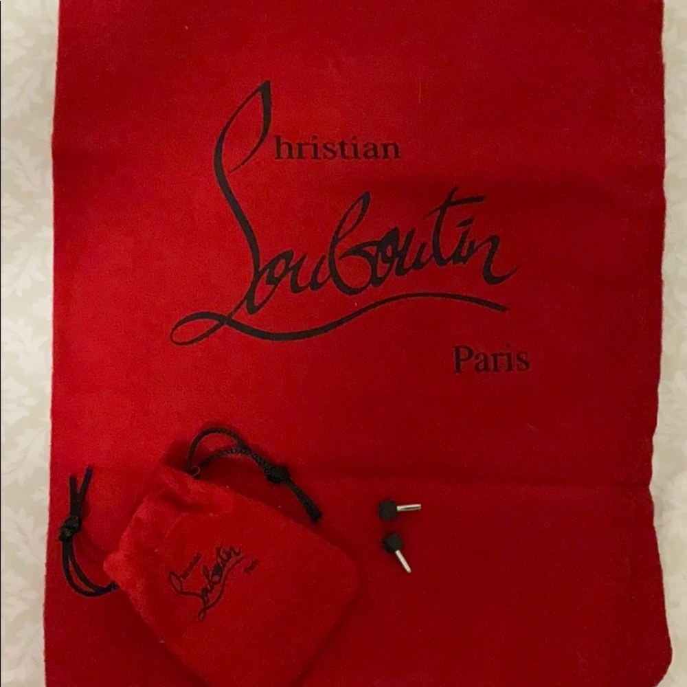 Christian Louboutin Navy Patent heels - Picture 10 of 10